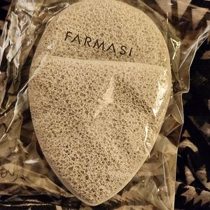 Farmasi face washing sponge